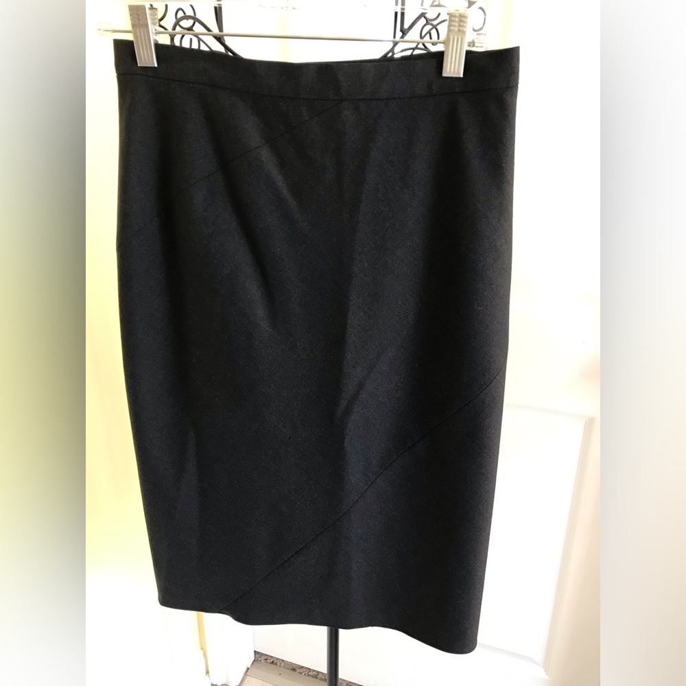 DKNY Charcoal Gray Wool Lined Pencil Skirt Beautiful Size 8 Cool Zipper